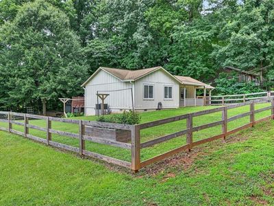Property at 4454 Union Church Rd, Flowery Branch, GA