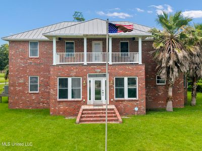 2211 Beach Blvd