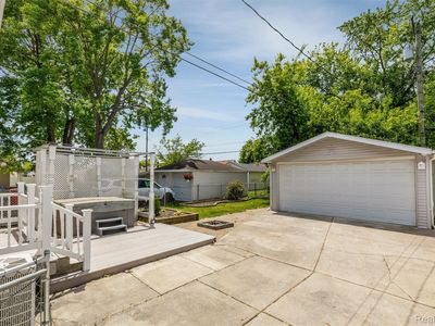 24921 Lexington Ave