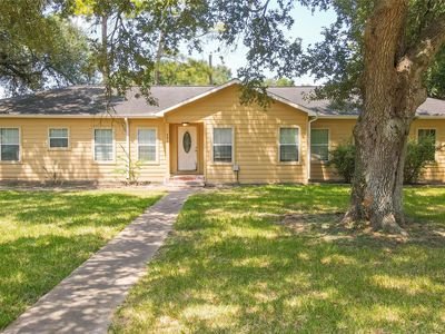 321 Circle Dr