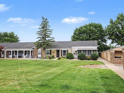 689 Carriage Ln
