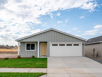 659 NE McCampbell St