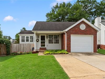 1035 Mockingbird Ln