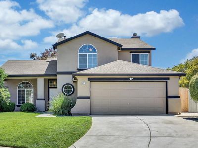 808 Carpenter Pl