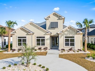 825 Bluffview Dr.