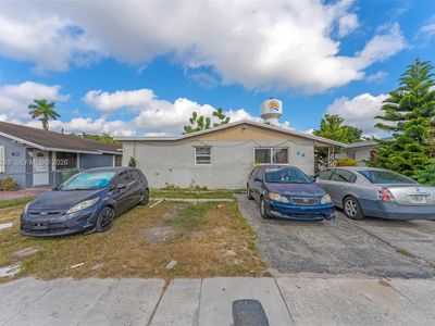 445 NW 8th St