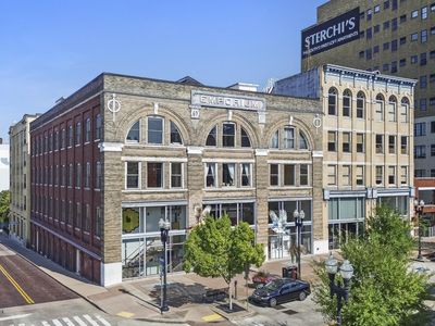 112 S Gay St