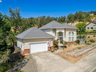 2984 NW Daysha Dr