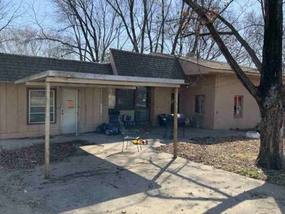 Property at 715 S Savage St, Independence, MO