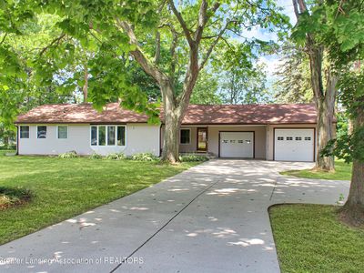 7702 Woodbury Rd