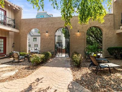 1111 W 46th St APT 24