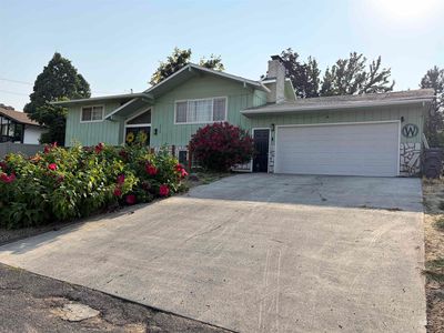 2220 Schaefer Dr