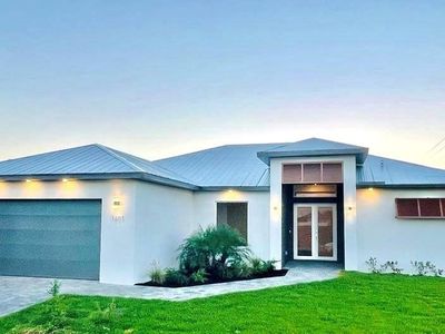 1227 NW 40th Pl