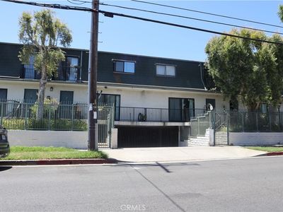 9047 Langdon Ave