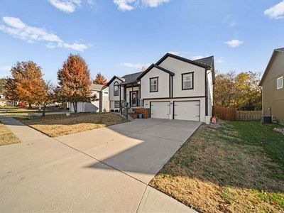 3517 SW Windbrook Dr