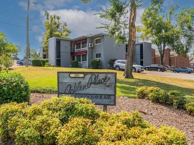 201 Acklen Park Dr APT 8