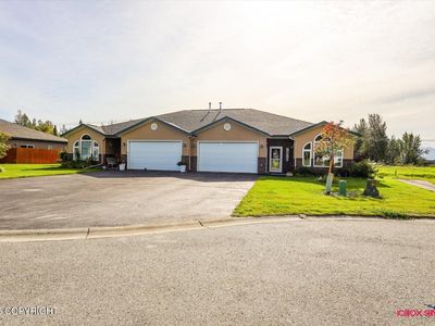 670 E Primrose Cir #B