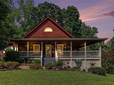 104 Pratten Dr