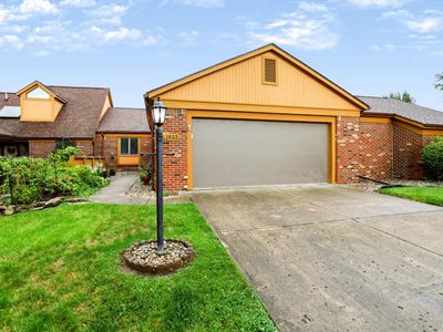 1922 Saint James Pl