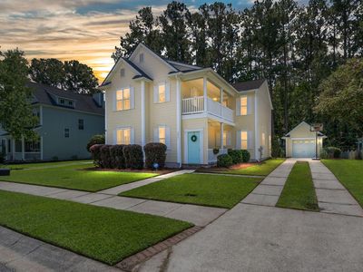 3261 Beaconsfield Rd