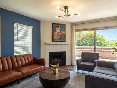 1677 Melrose Ave Unit E