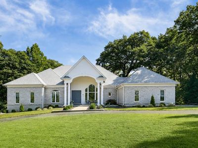 46 Kings Pointe Ct
