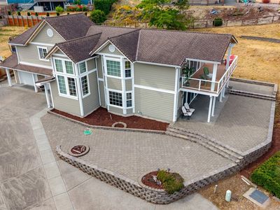 6226 Hinman Drive