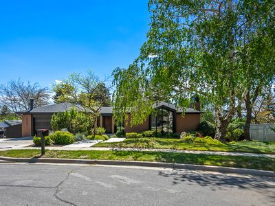 3545 E Avondale Dr