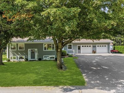 6 W Park Dr