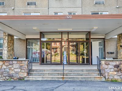 120 Huntington Turnpike #905