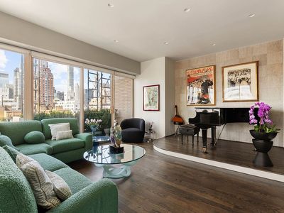 200 E 69th St APT 19C