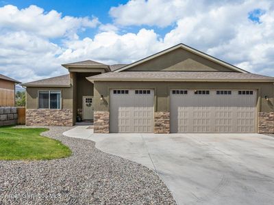 40 Eagle Ridge Dr