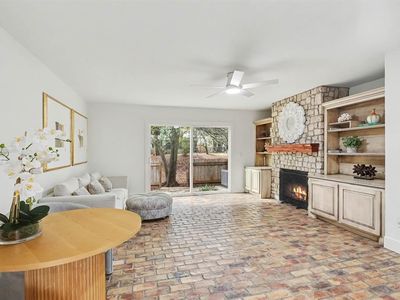 520 Greenlea Chase W