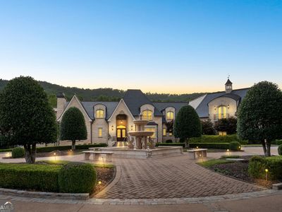 2551 Crow Valley Rd NW