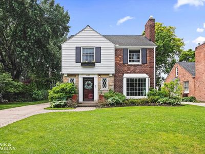 Property at 440 Colonial Ct, Grosse Pointe Farms, MI