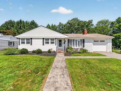 84 Evans St
