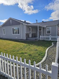 1262 N Perry Loop