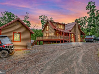 1305 Whispering Pines Rd
