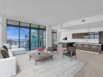 88 SW 7th St APT 4011
