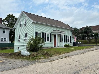 8 Bates Ave