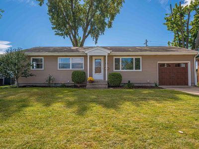 215 Mayfair Dr