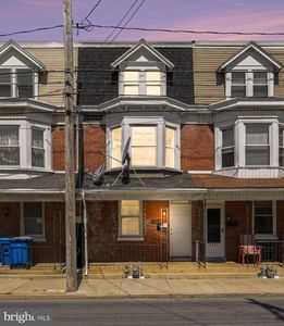 1419 W King St