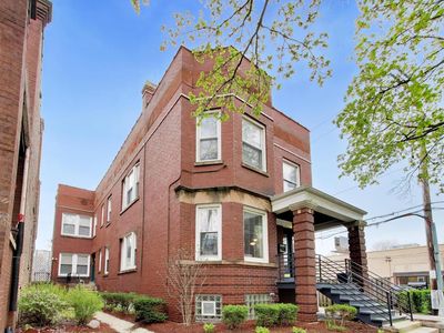 1614 W Thome Ave