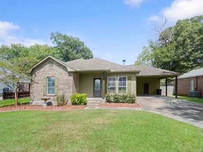 Property at 11178 Village Green Dr, Greenwell Springs, LA