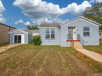 305 S Main