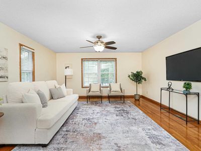 1112 Village Dr