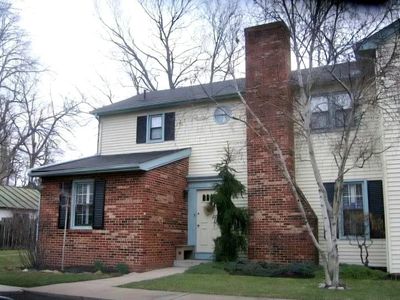 332 Constitution Dr