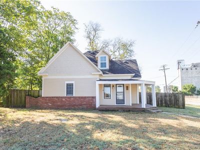 Property at 201 E 4th St, Cherryvale, KS
