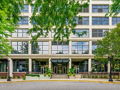 900 N Kingsbury St APT 1112