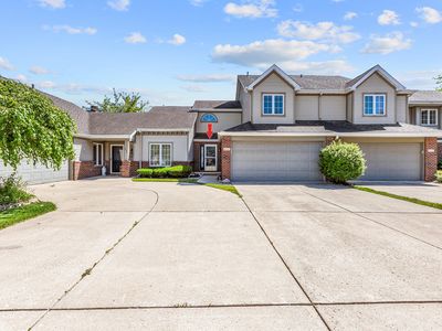 633 W 94th Ct